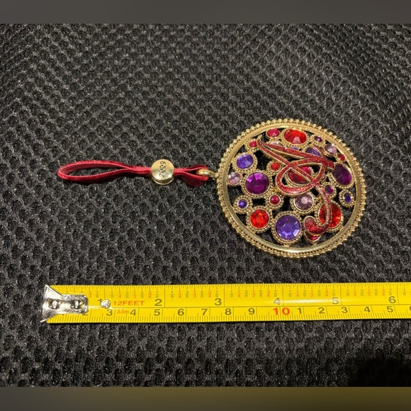 Gold Tone Liz & Co. 2009 “A” Monogram Ornament Pendant Unisex - Picture 11 of 11